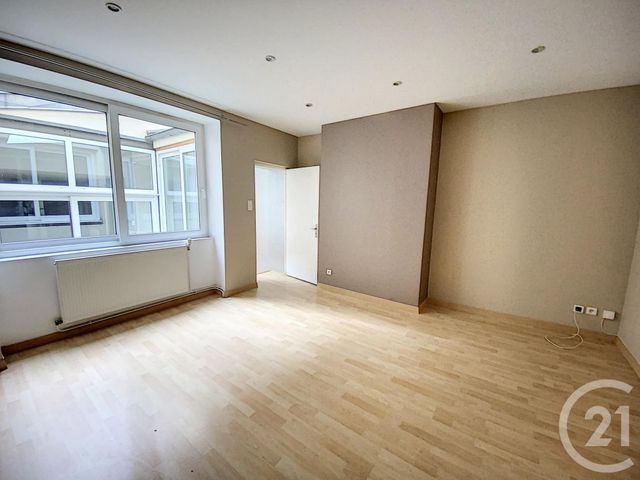 Afficher la photo en grand Appartement Loft à louer - 4 pièces - 88.5 m2 - NANCY - 54 - LORRAINE - Century 21 Joël Pierre Immobilier