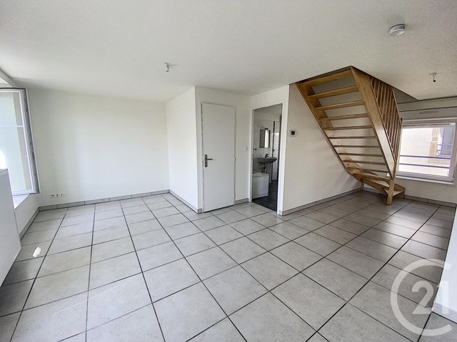Afficher la photo en grand Appartement Duplex à louer - 3 pièces - 88.0 m2 - CHAMPIGNEULLES - 54 - LORRAINE - Century 21 Joël Pierre Immobilier