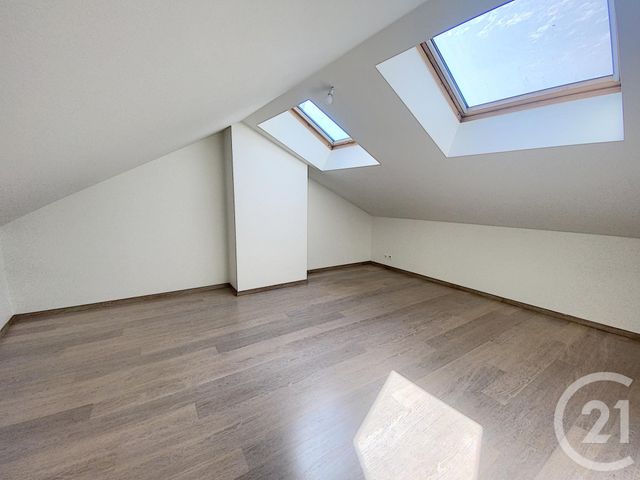 Afficher la photo en grand Appartement Duplex à louer - 3 pièces - 88.0 m2 - CHAMPIGNEULLES - 54 - LORRAINE - Century 21 Joël Pierre Immobilier