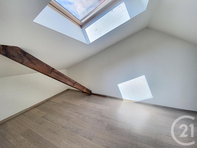 Afficher la photo en grand Appartement Duplex à louer - 3 pièces - 88.0 m2 - CHAMPIGNEULLES - 54 - LORRAINE - Century 21 Joël Pierre Immobilier