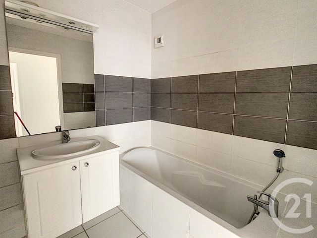 Afficher la photo en grand Appartement F4 à louer - 4 pièces - 93.17 m2 - NANCY - 54 - LORRAINE - Century 21 Joël Pierre Immobilier