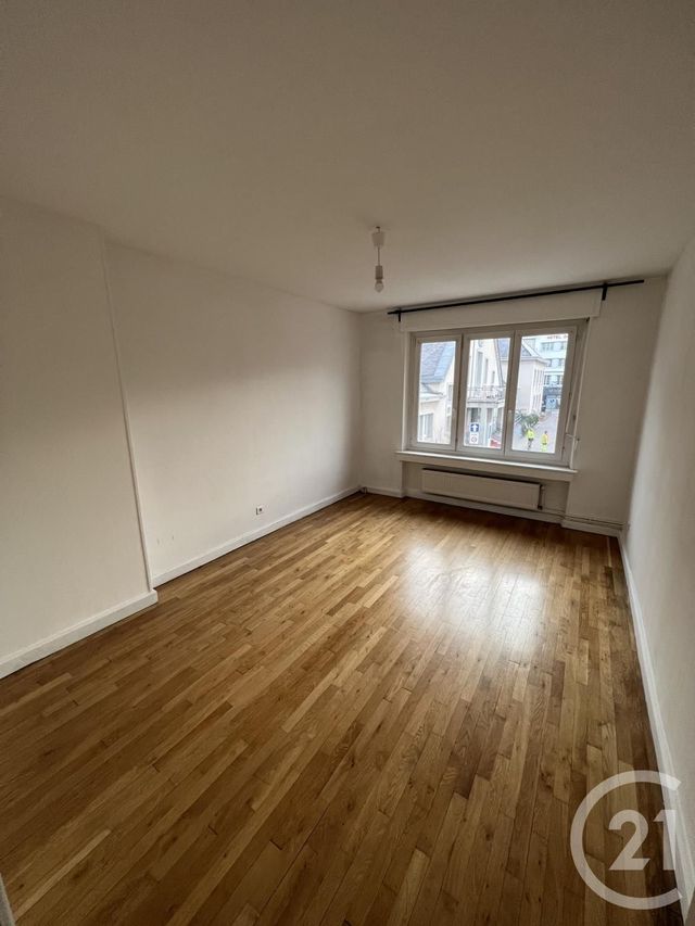 Appartement F2 à louer - 2 pièces - 46.29 m2 - CHARMES - 88 - LORRAINE - Century 21 Joël Pierre Immobilier