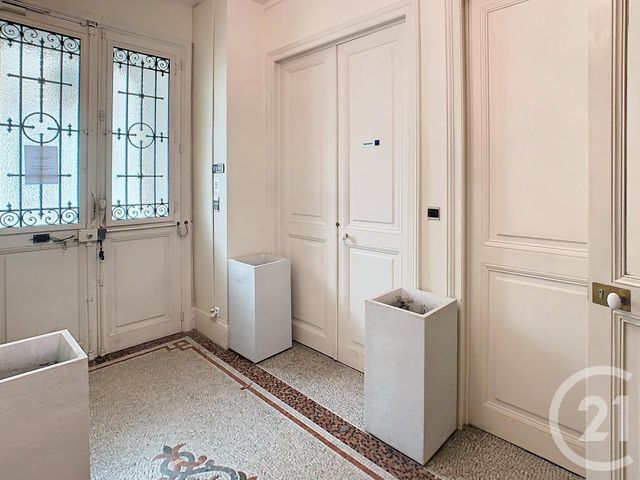 Appartement à louer - 2 pièces - 46.0 m2 - NANCY - 54 - LORRAINE - Century 21 Joël Pierre Immobilier