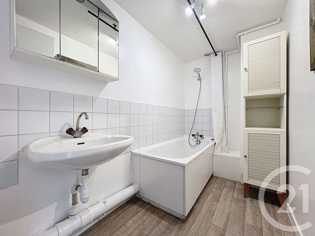Afficher la photo en grand Appartement F3 à louer - 3 pièces - 54.41 m2 - NANCY - 54 - LORRAINE - Century 21 Joël Pierre Immobilier