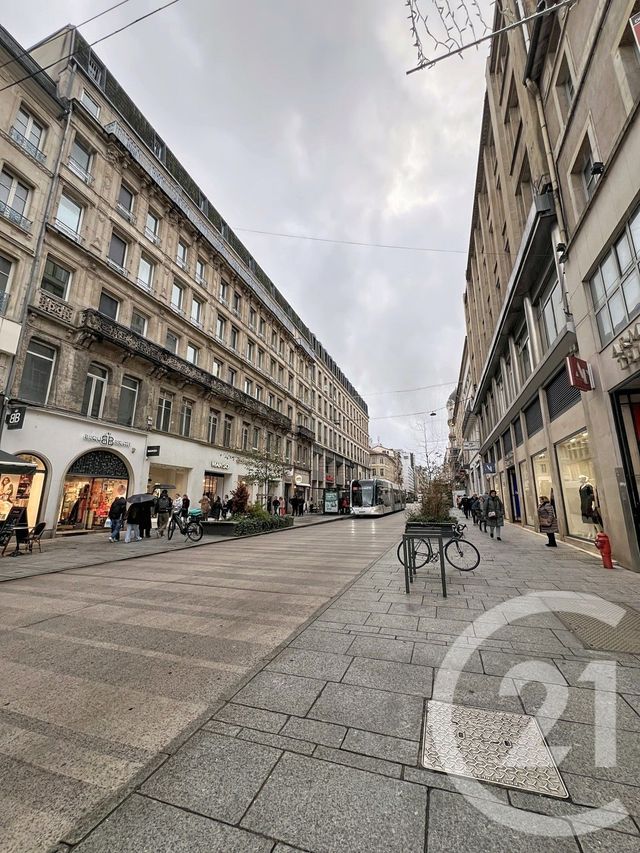 Appartement F3 à louer - 3 pièces - 71.59 m2 - NANCY - 54 - LORRAINE - Century 21 Joël Pierre Immobilier