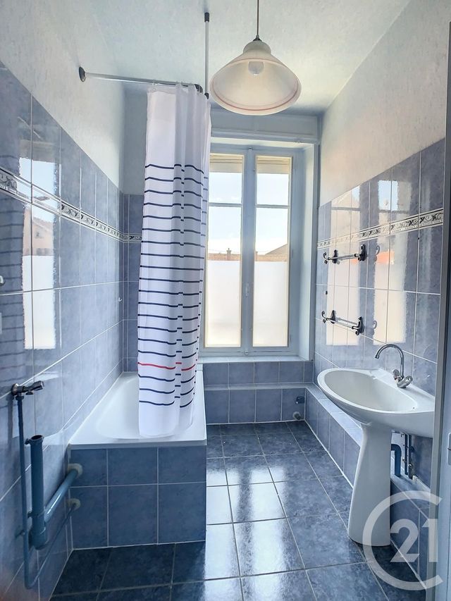 Appartement à louer - 3 pièces - 82.68 m2 - NANCY - 54 - LORRAINE - Century 21 Joël Pierre Immobilier