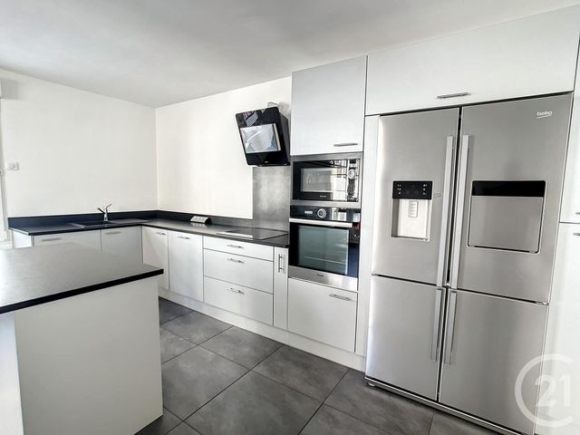 Afficher la photo en grand Appartement F3 à louer - 3 pièces - 81.19 m2 - NANCY - 54 - LORRAINE - Century 21 Joël Pierre Immobilier