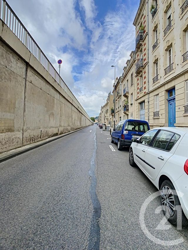 Appartement Studio à louer - 1 pièce - 28.7 m2 - NANCY - 54 - LORRAINE - Century 21 Joël Pierre Immobilier