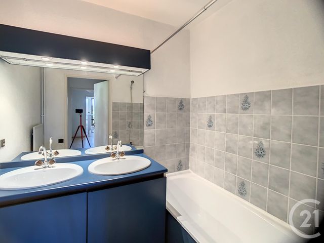 Appartement F3 à louer - 3 pièces - 61.9 m2 - VILLERS LES NANCY - 54 - LORRAINE - Century 21 Joël Pierre Immobilier