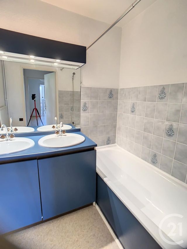 Appartement F3 à louer - 3 pièces - 61.9 m2 - VILLERS LES NANCY - 54 - LORRAINE - Century 21 Joël Pierre Immobilier