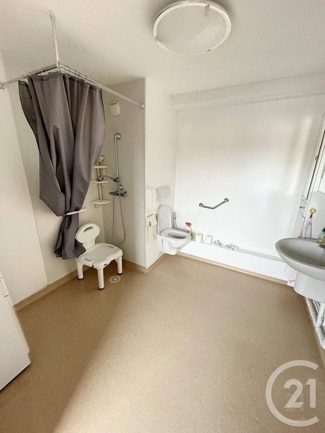 Appartement F2 à louer - 2 pièces - 58.43 m2 - NANCY - 54 - LORRAINE - Century 21 Joël Pierre Immobilier