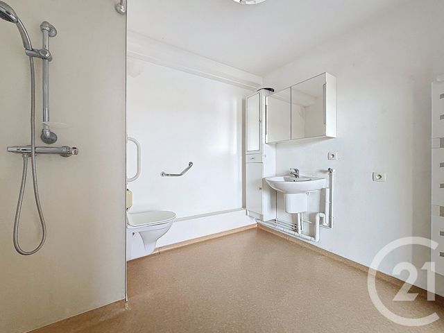 Appartement F2 à louer - 2 pièces - 58.43 m2 - NANCY - 54 - LORRAINE - Century 21 Joël Pierre Immobilier