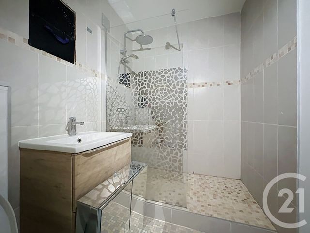 Appartement F2 à louer - 2 pièces - 48.96 m2 - NANCY - 54 - LORRAINE - Century 21 Joël Pierre Immobilier