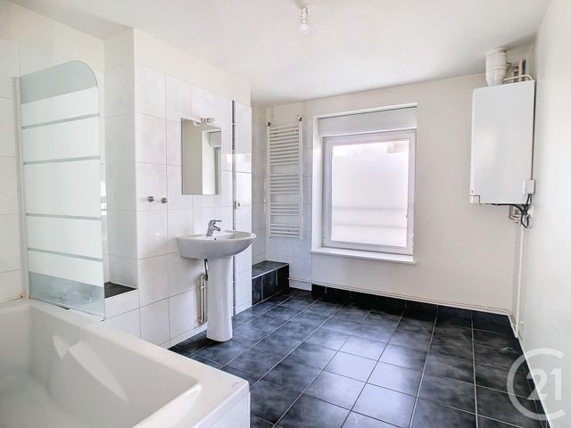 Appartement F3 à louer - 3 pièces - 75.19 m2 - CHAMPIGNEULLES - 54 - LORRAINE - Century 21 Joël Pierre Immobilier