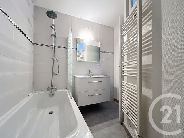 Appartement Duplex à louer - 2 pièces - 24.68 m2 - NANCY - 54 - LORRAINE - Century 21 Joël Pierre Immobilier