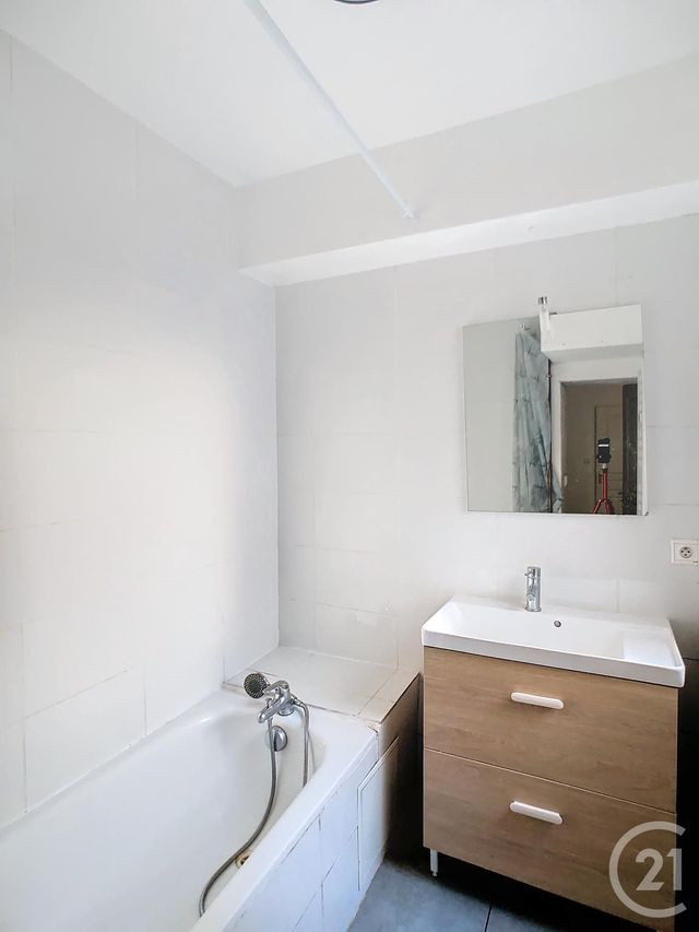 Appartement F2 à louer - 2 pièces - 44.84 m2 - NANCY - 54 - LORRAINE - Century 21 Joël Pierre Immobilier