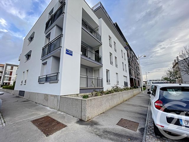 Appartement Studio à louer - 1 pièce - 28.04 m2 - NANCY - 54 - LORRAINE - Century 21 Joël Pierre Immobilier