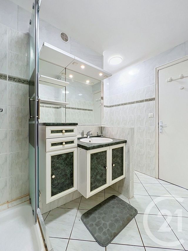 Appartement F3 à louer - 3 pièces - 57.02 m2 - NANCY - 54 - LORRAINE - Century 21 Joël Pierre Immobilier